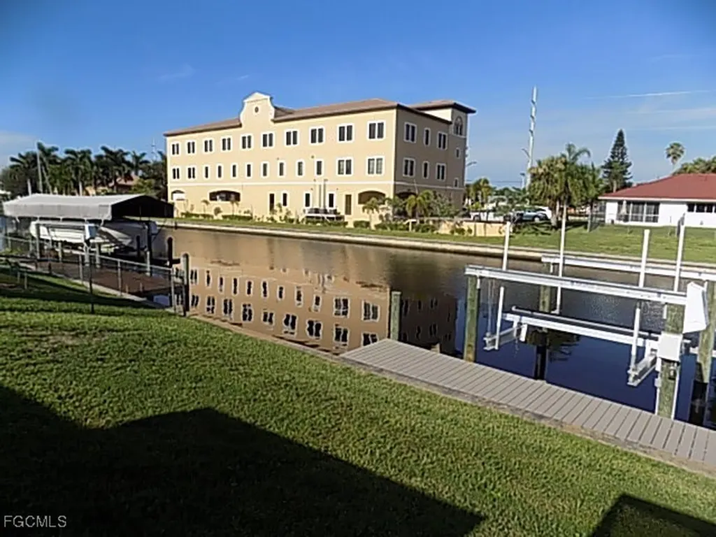 3614 SE 16th Place Cape Coral FL 33904