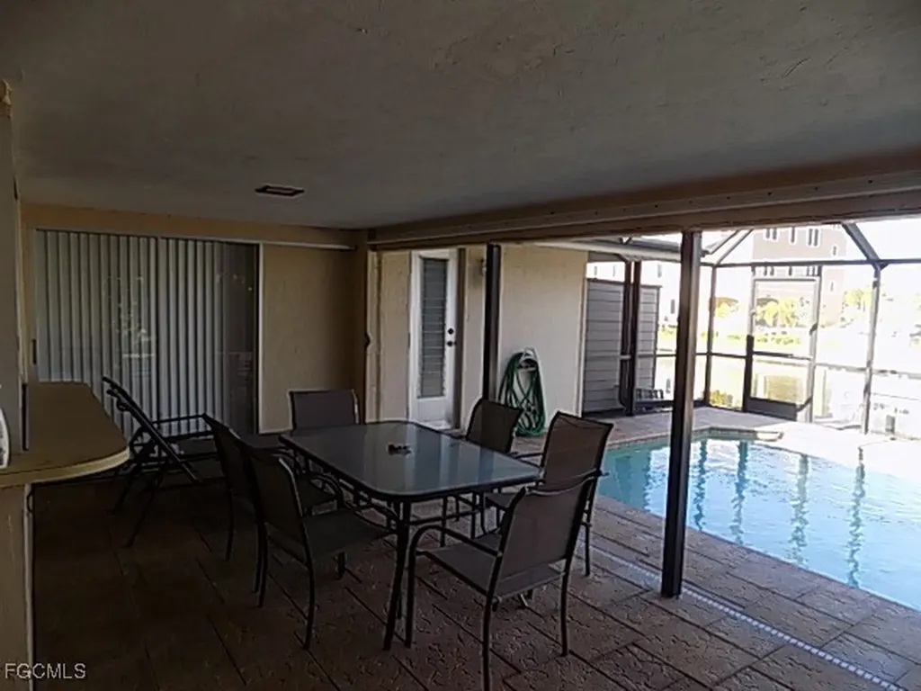 3614 SE 16th Place Cape Coral FL 33904