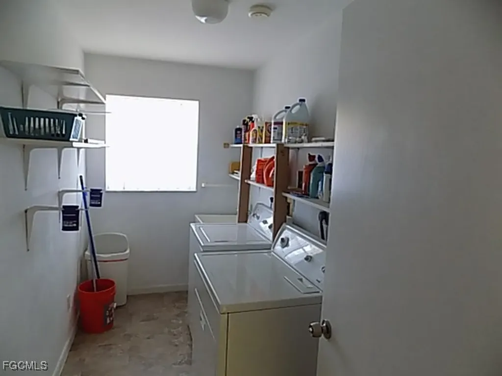 3614 SE 16th Place Cape Coral FL 33904
