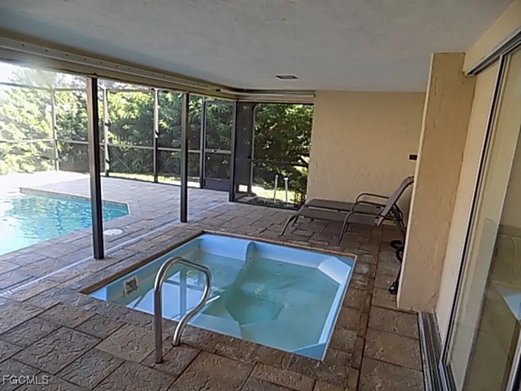 3614 SE 16th Place Cape Coral FL 33904