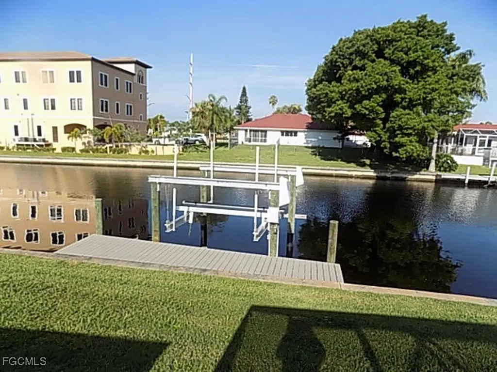 3614 SE 16th Place Cape Coral FL 33904