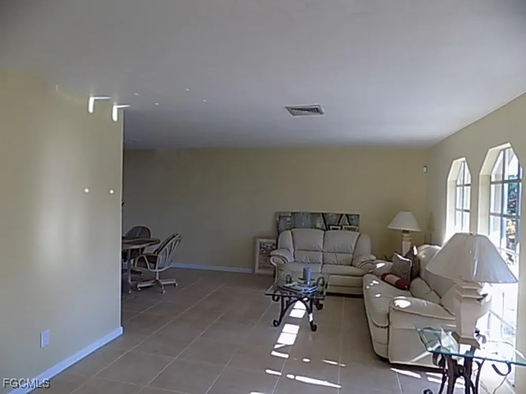 3614 SE 16th Place Cape Coral FL 33904