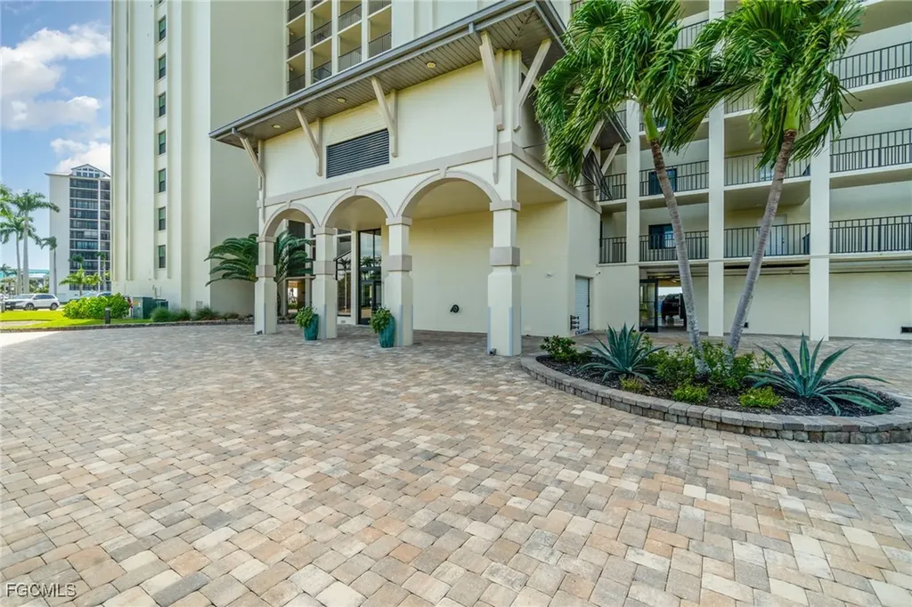 Fort Myers FL, 17080 Harbour Point Drive, Unit 7C