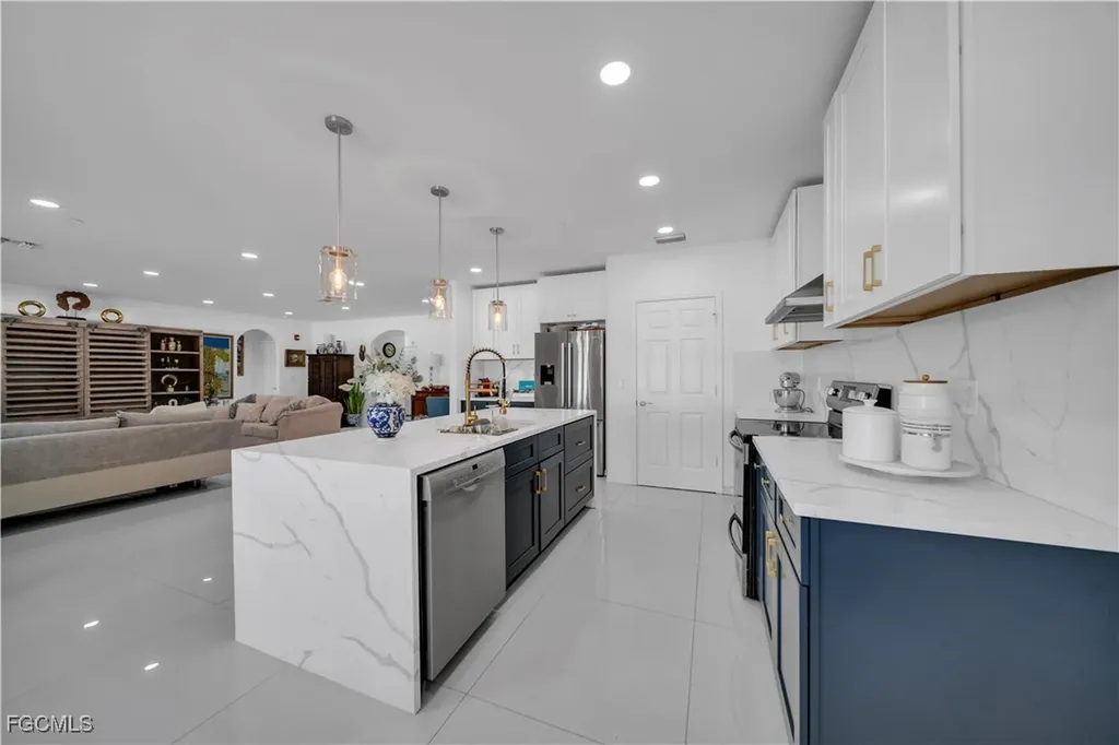 221 SW 21st Terrace Cape Coral FL 33991