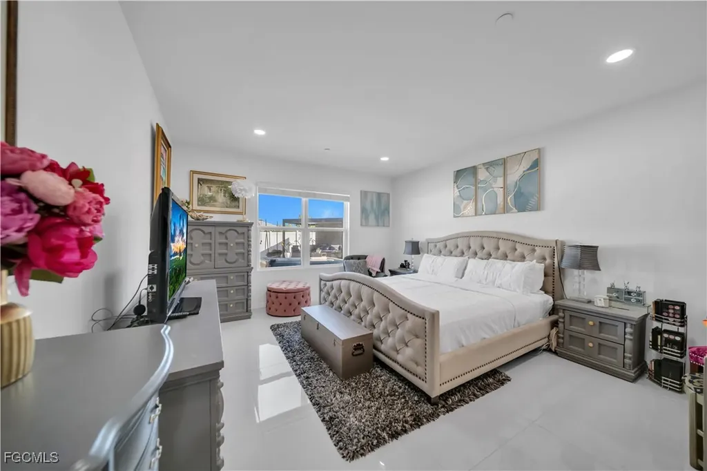 221 SW 21st Terrace Cape Coral FL 33991