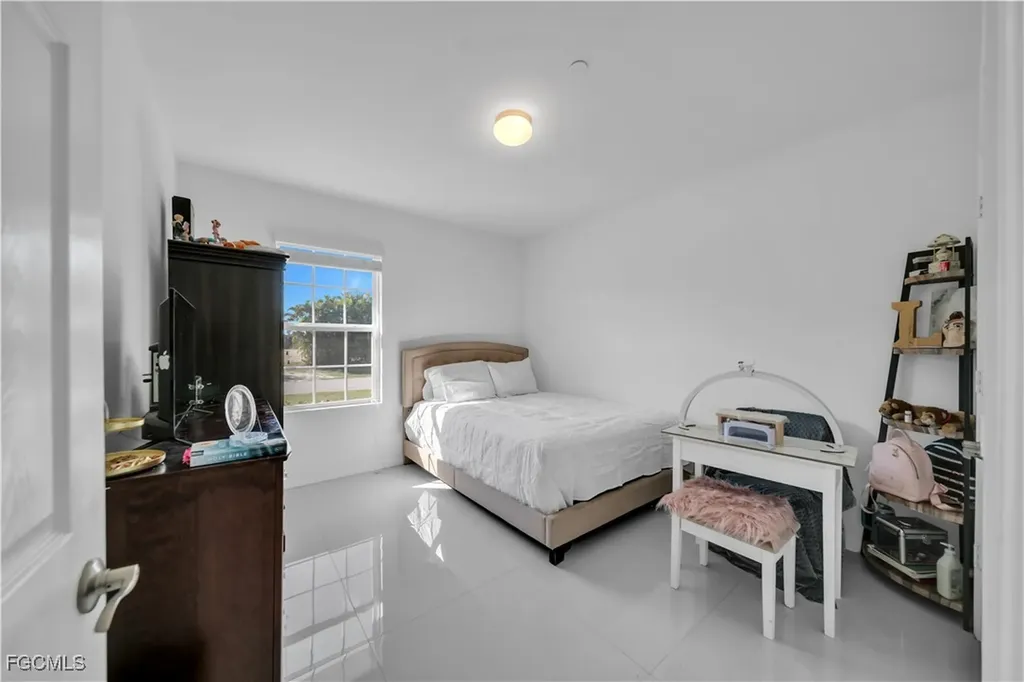 221 SW 21st Terrace Cape Coral FL 33991