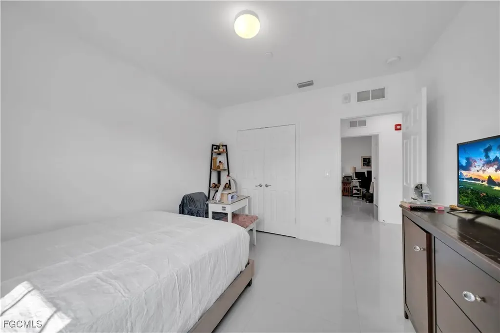 221 SW 21st Terrace Cape Coral FL 33991