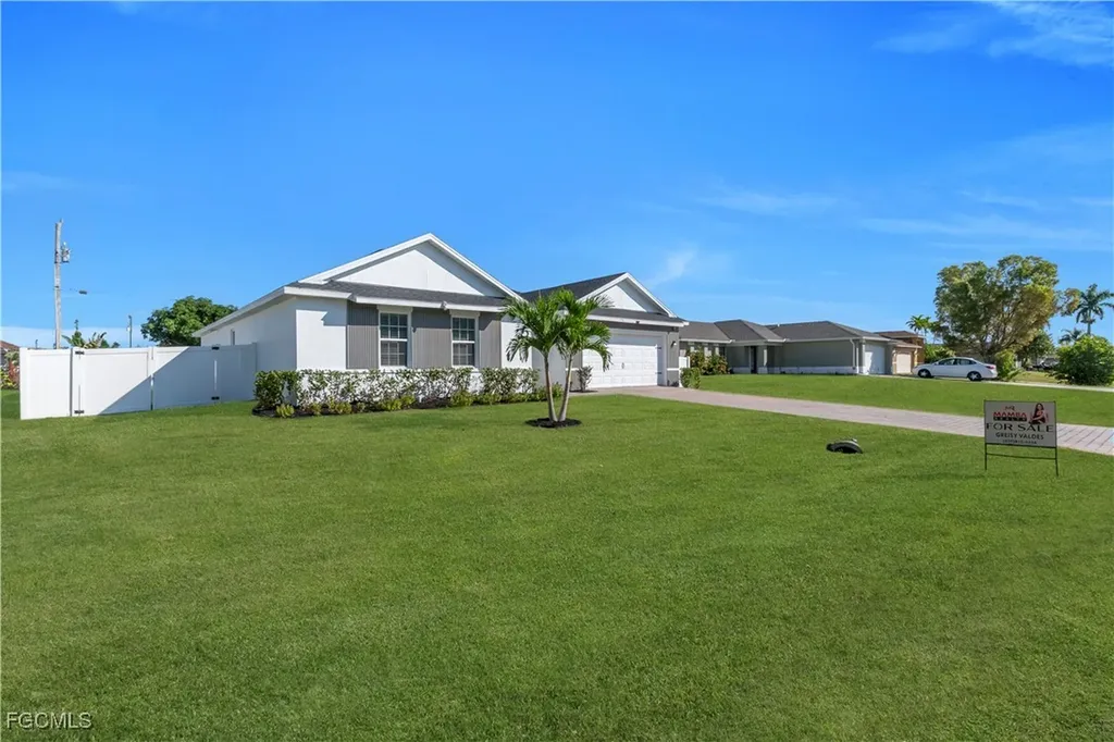 221 SW 21st Terrace Cape Coral FL 33991