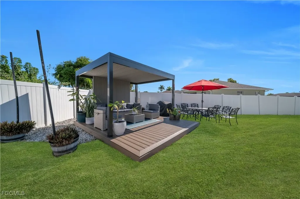 221 SW 21st Terrace Cape Coral FL 33991