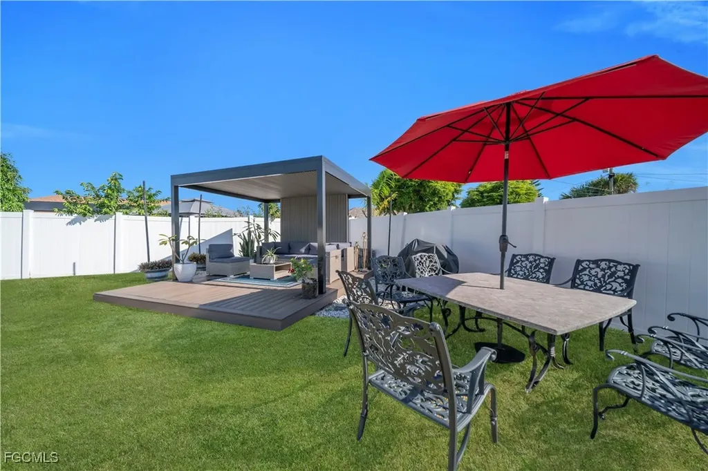 221 SW 21st Terrace Cape Coral FL 33991