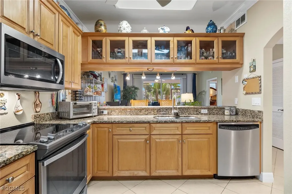 4566 SE 5th Place Cape Coral FL 33904