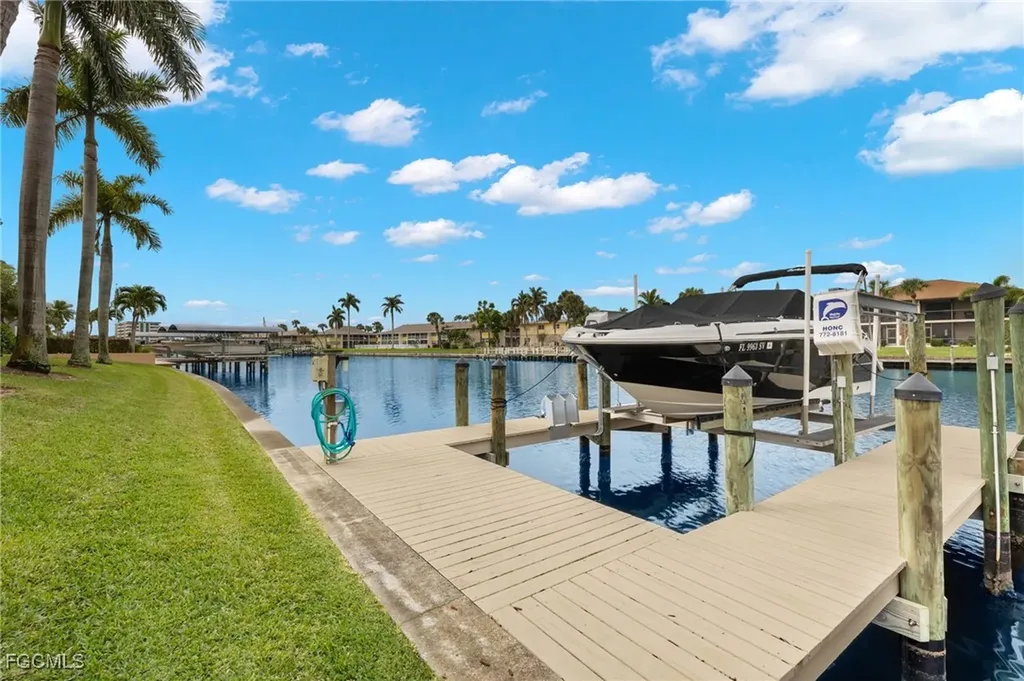 4566 SE 5th Place Cape Coral FL 33904