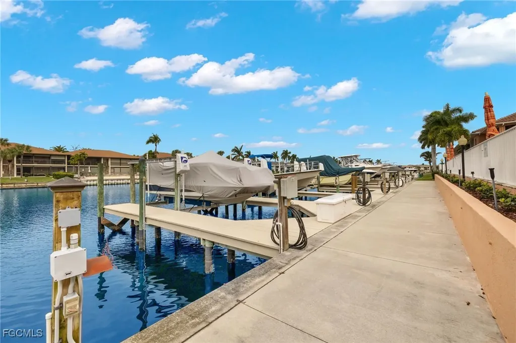 4566 SE 5th Place Cape Coral FL 33904