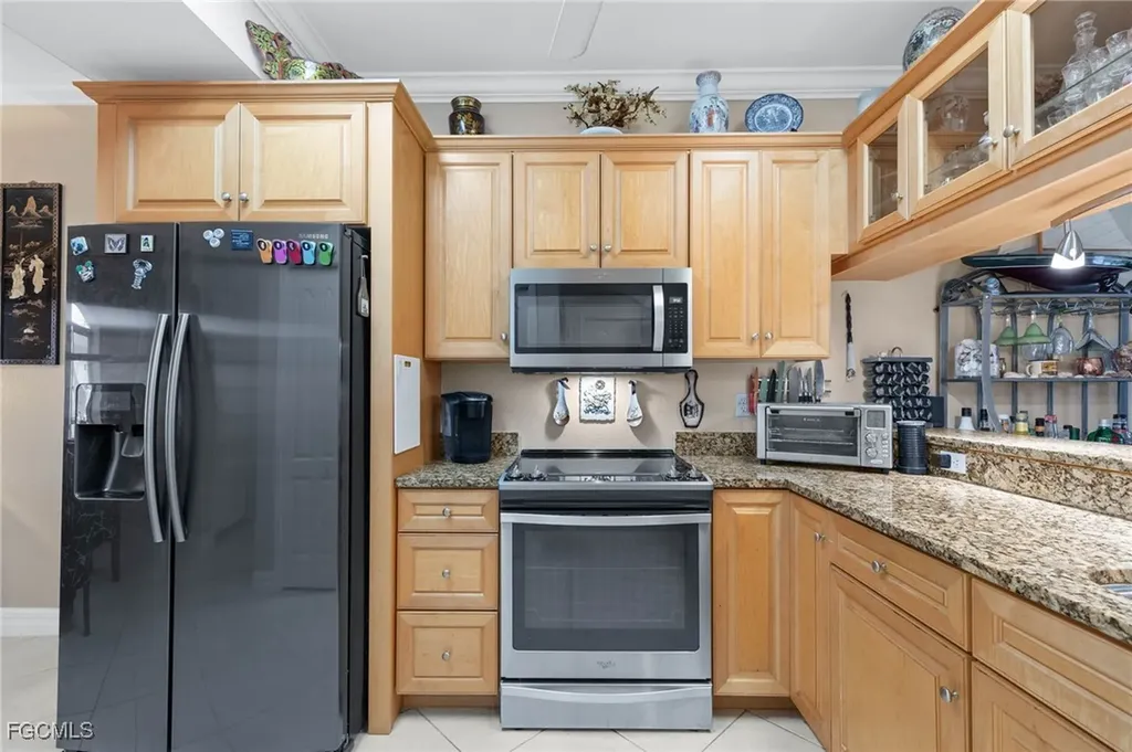 4566 SE 5th Place Cape Coral FL 33904