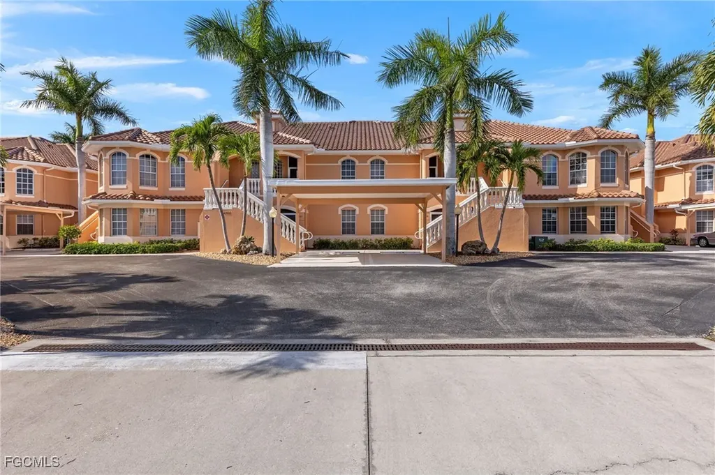 4566 SE 5th Place Cape Coral FL 33904