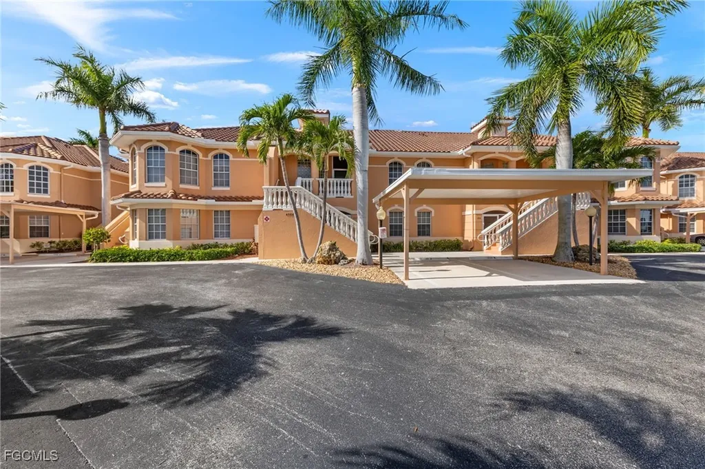 4566 SE 5th Place Cape Coral FL 33904