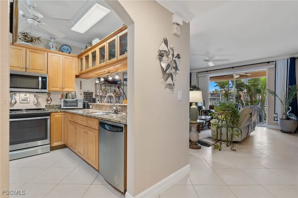 4566 SE 5th Place Cape Coral FL 33904