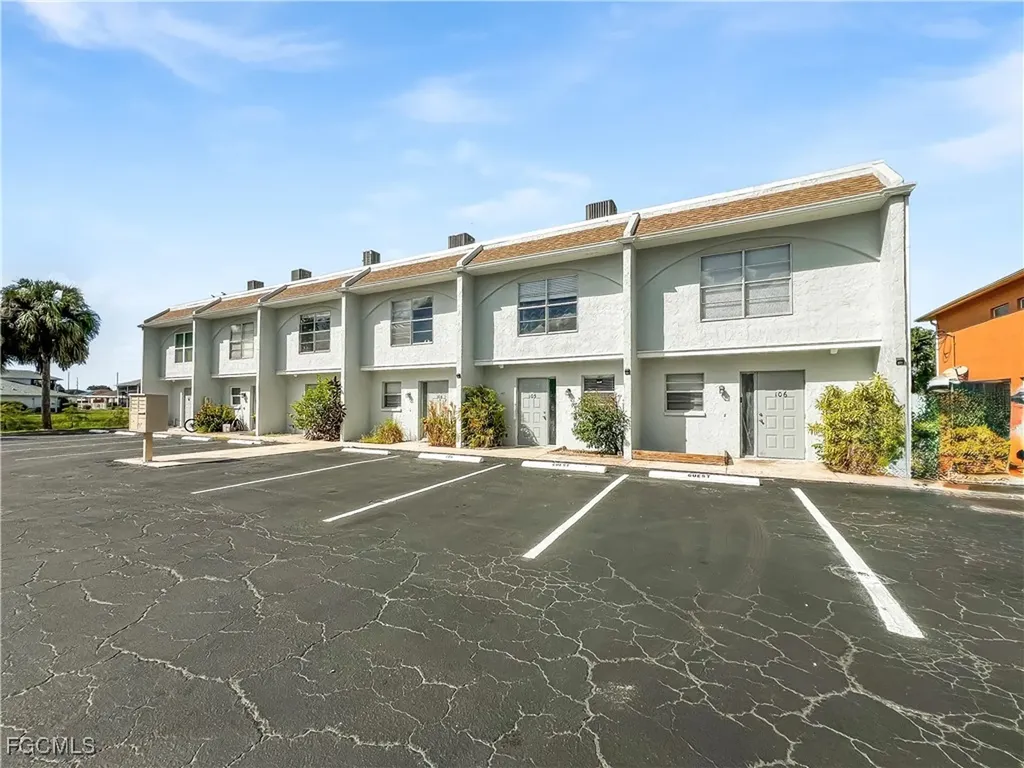 1123 SW 48th Terrace Cape Coral FL 33914