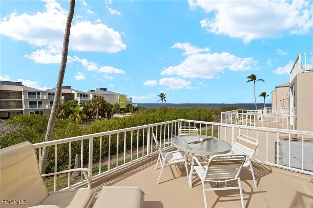 200 Periwinkle Way Sanibel FL 33957