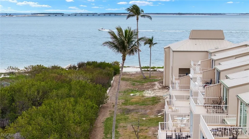 200 Periwinkle Way Sanibel FL 33957