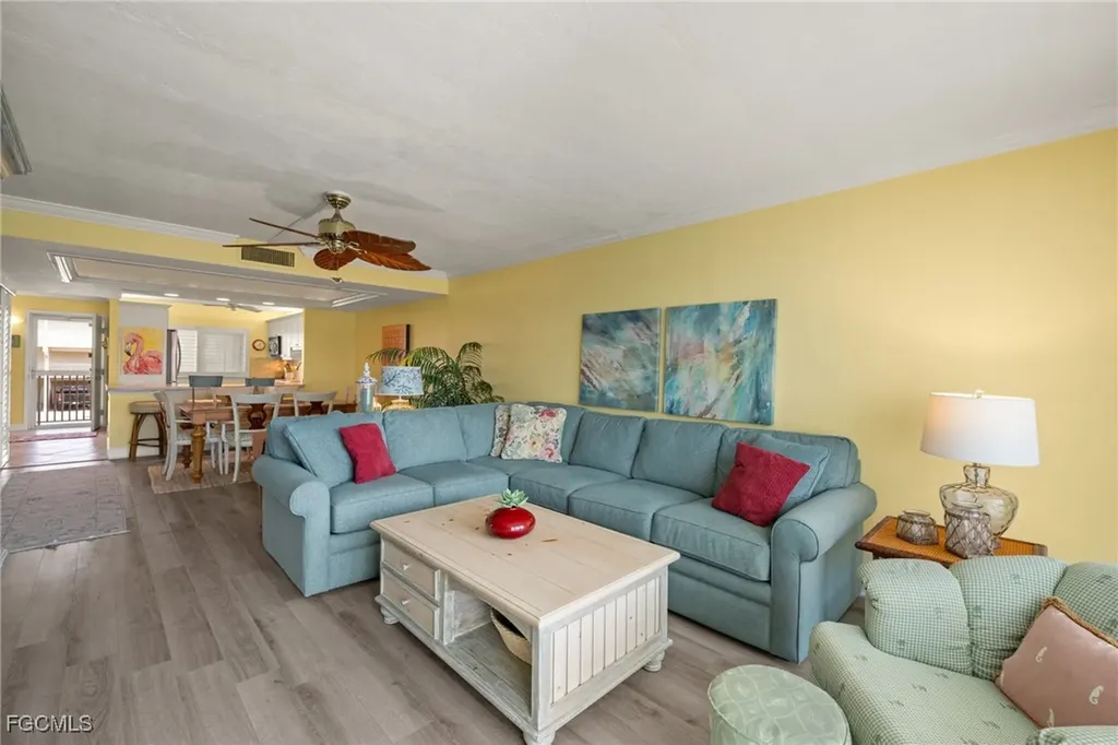 200 Periwinkle Way Sanibel FL 33957