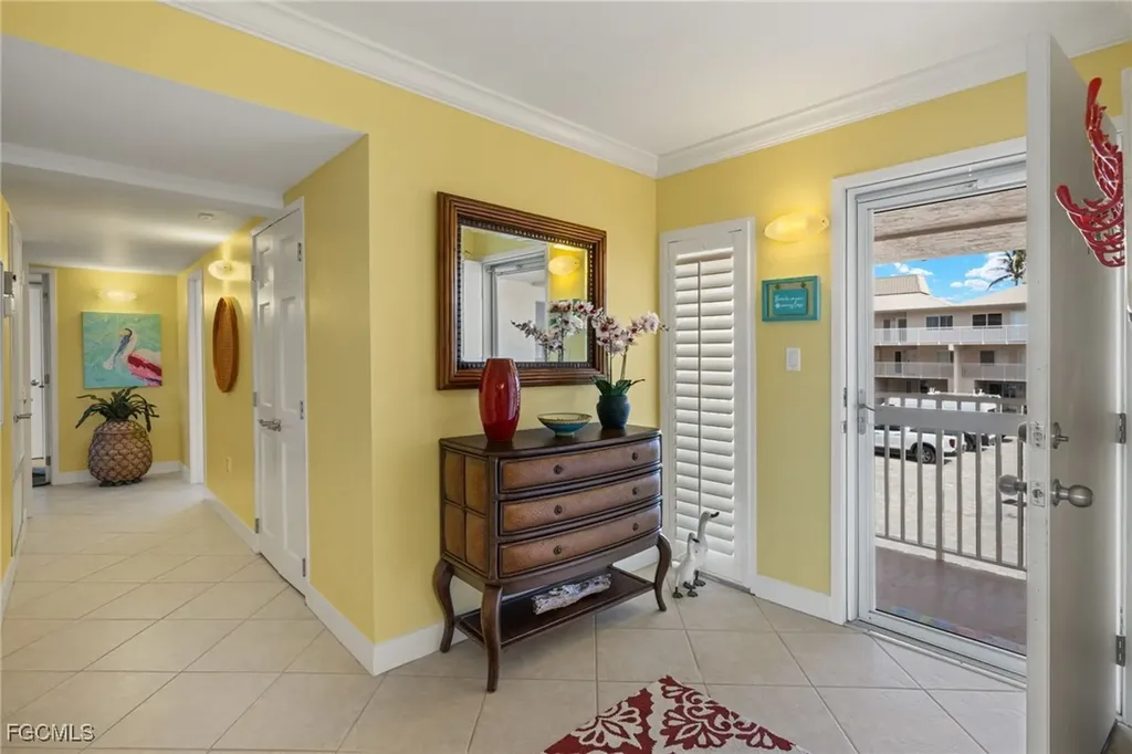 200 Periwinkle Way Sanibel FL 33957