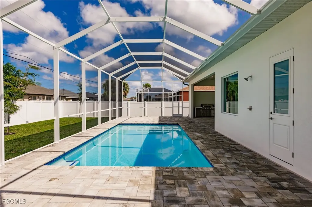 4000 SW 16th Place Cape Coral FL 33914