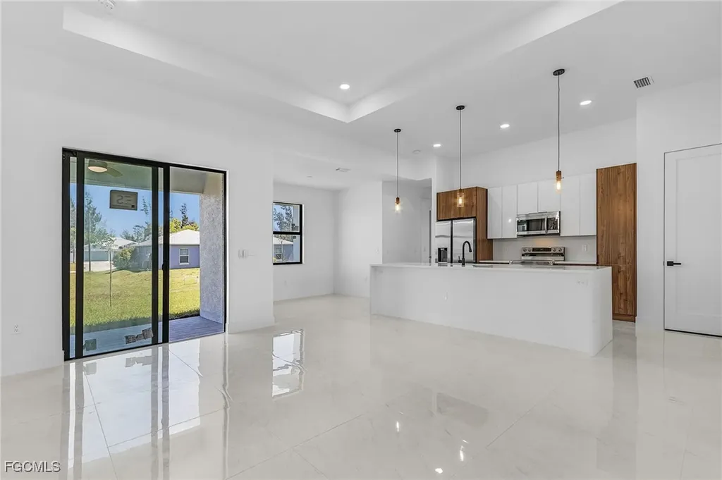 1143 NW 27th Place Cape Coral FL 33993