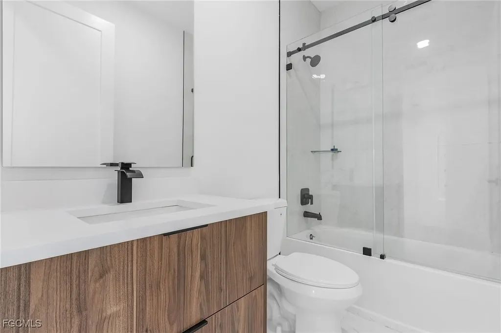 1143 NW 27th Place Cape Coral FL 33993