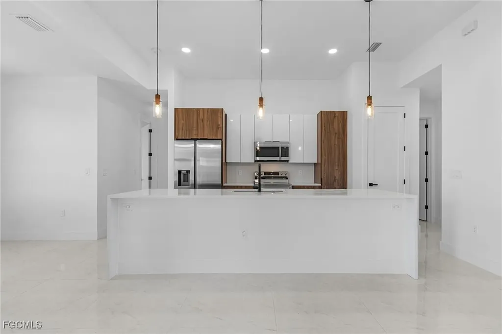 1143 NW 27th Place Cape Coral FL 33993
