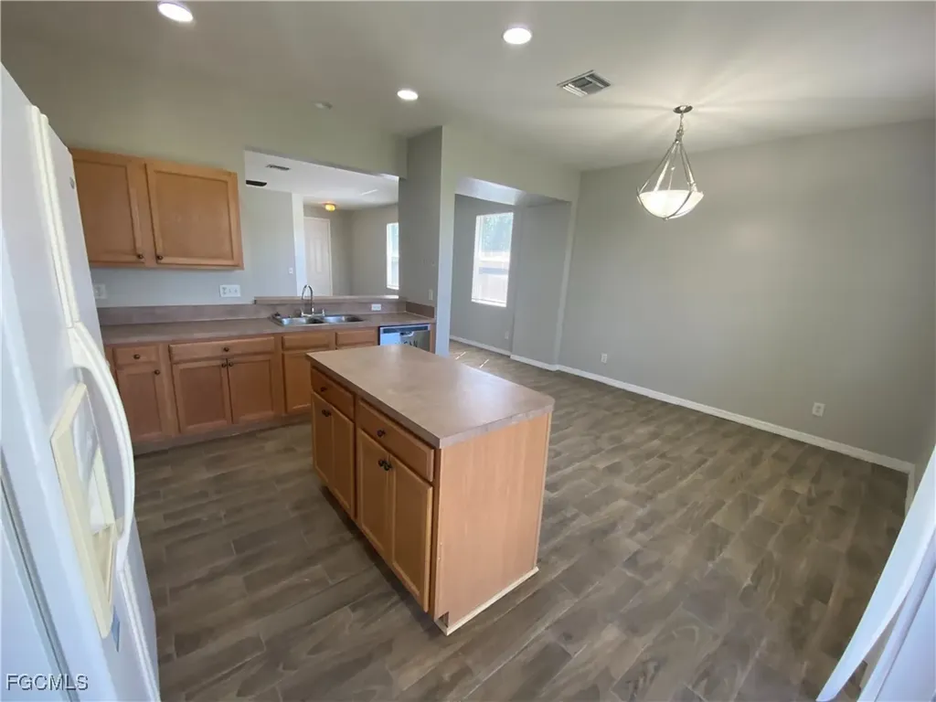 1806 NW 21st Place Cape Coral FL 33993