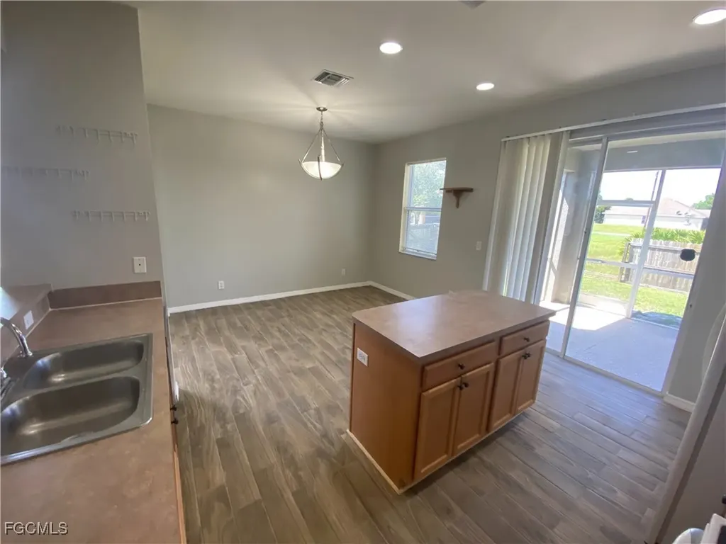 1806 NW 21st Place Cape Coral FL 33993