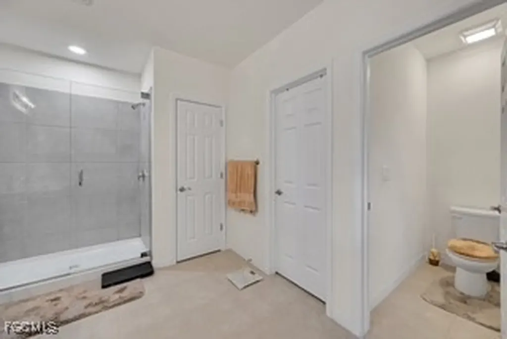 927 SE 5th Court Cape Coral FL 33990