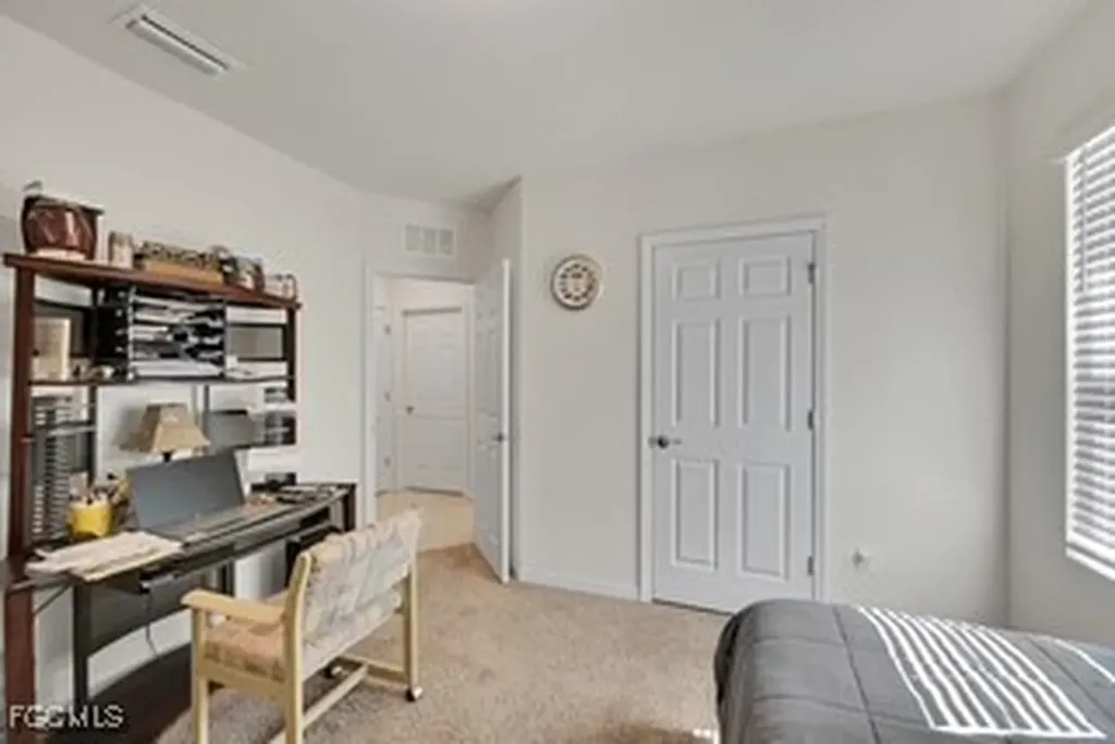 927 SE 5th Court Cape Coral FL 33990