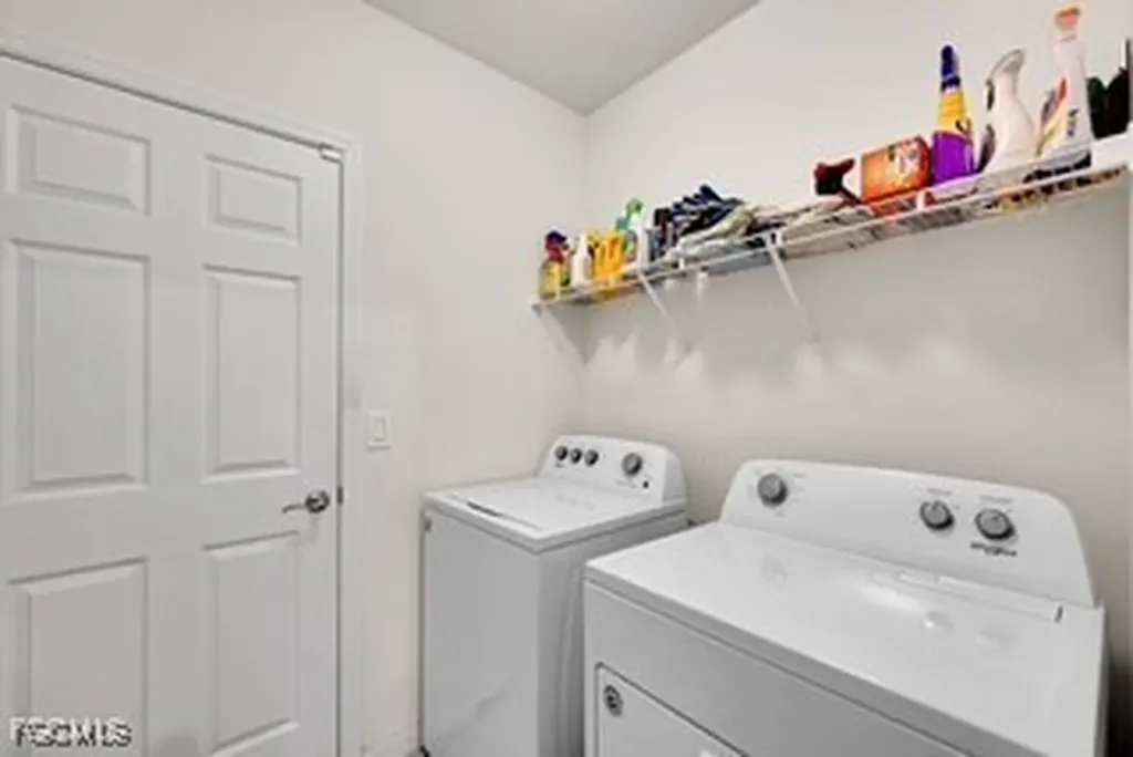 927 SE 5th Court Cape Coral FL 33990