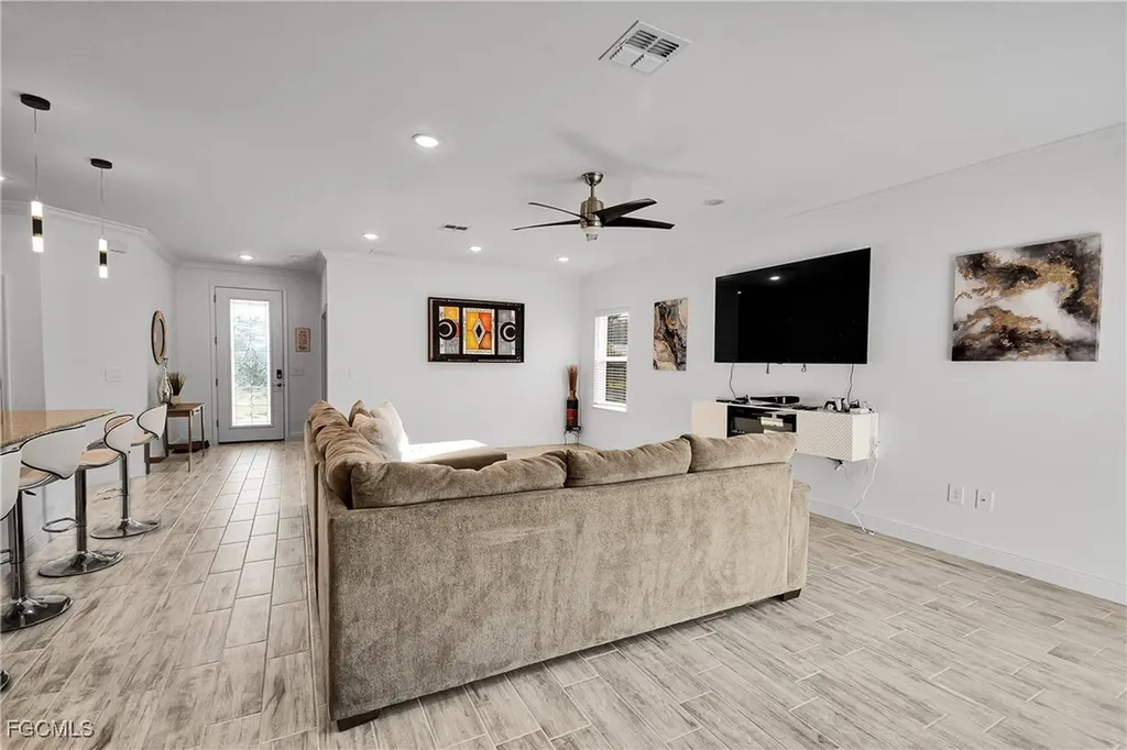 513 NW 3rd Lane Cape Coral FL 33993