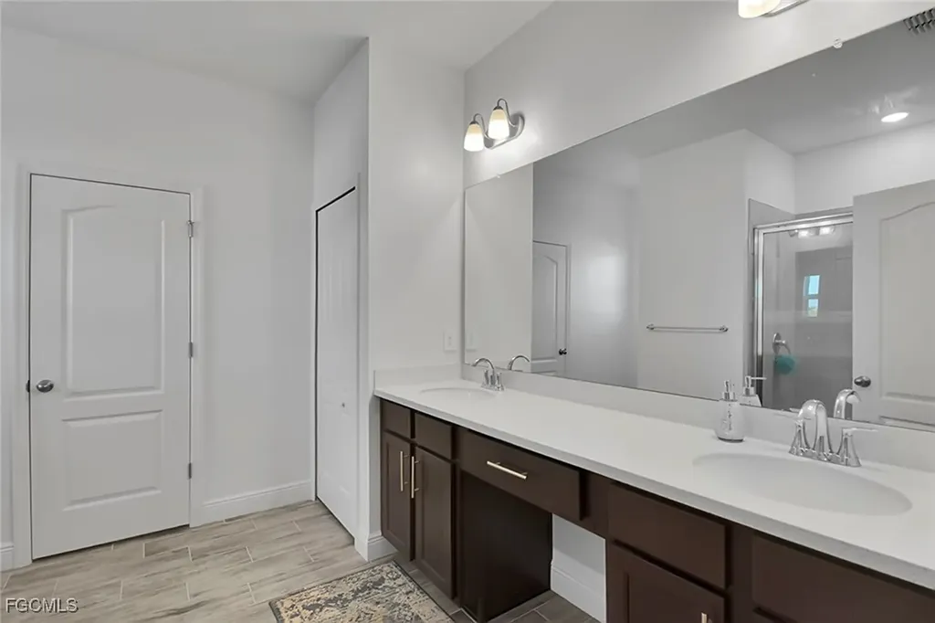 513 NW 3rd Lane Cape Coral FL 33993