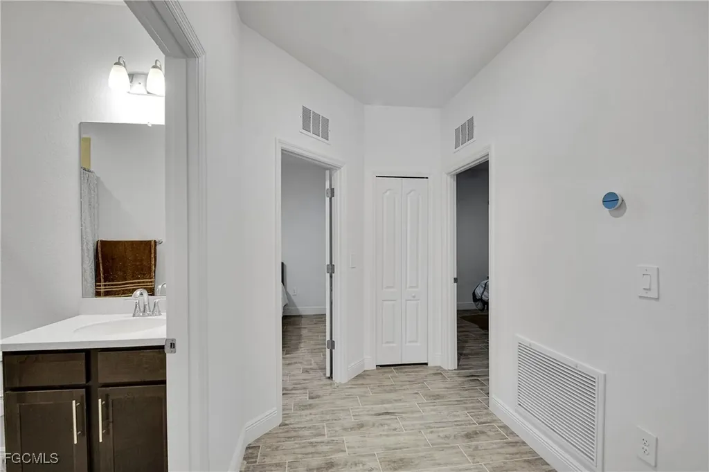 513 NW 3rd Lane Cape Coral FL 33993