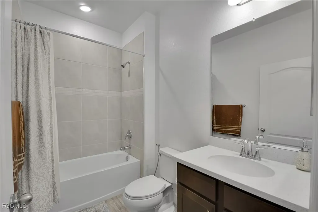 513 NW 3rd Lane Cape Coral FL 33993