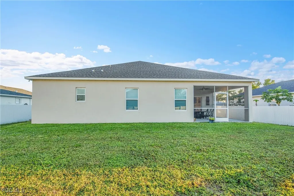 513 NW 3rd Lane Cape Coral FL 33993