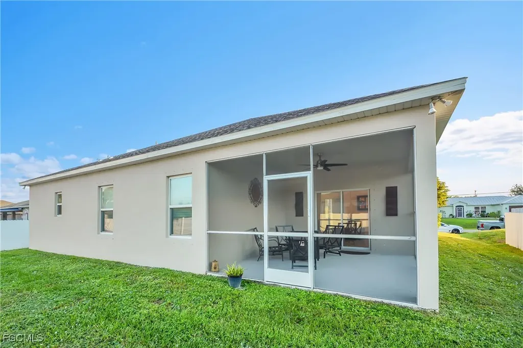 513 NW 3rd Lane Cape Coral FL 33993