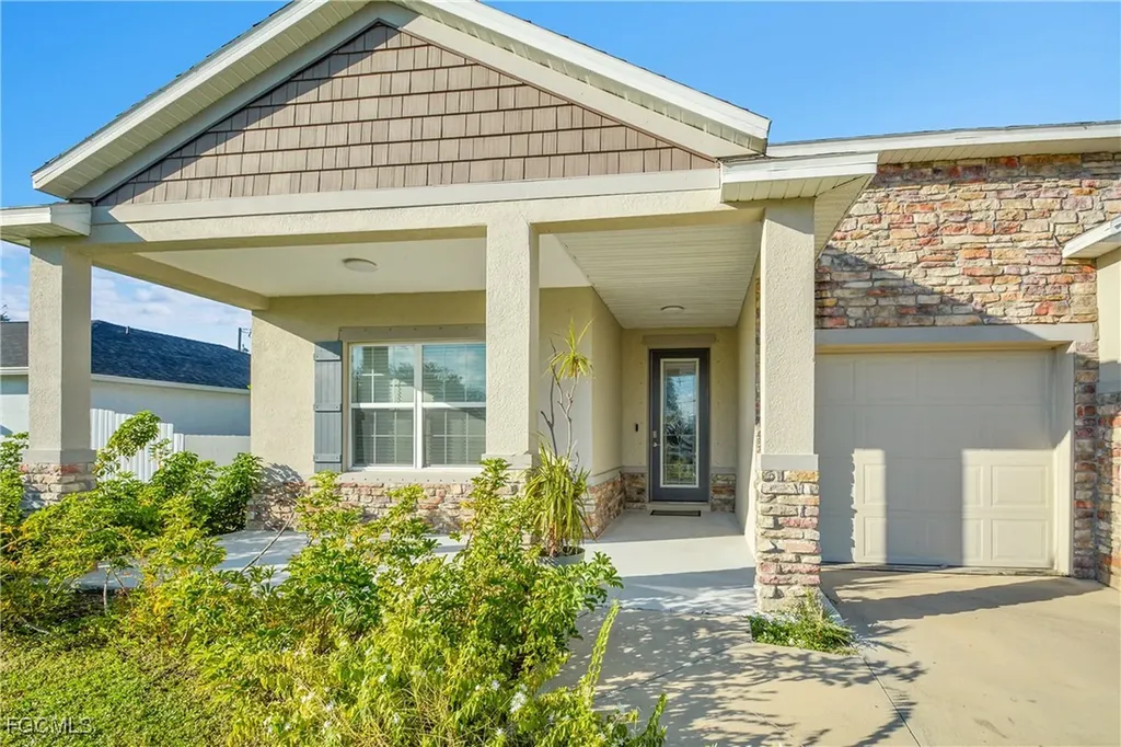 513 NW 3rd Lane Cape Coral FL 33993