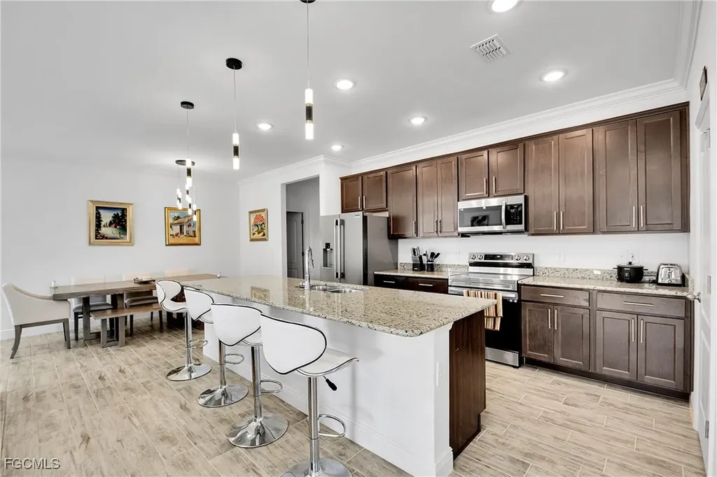 513 NW 3rd Lane Cape Coral FL 33993