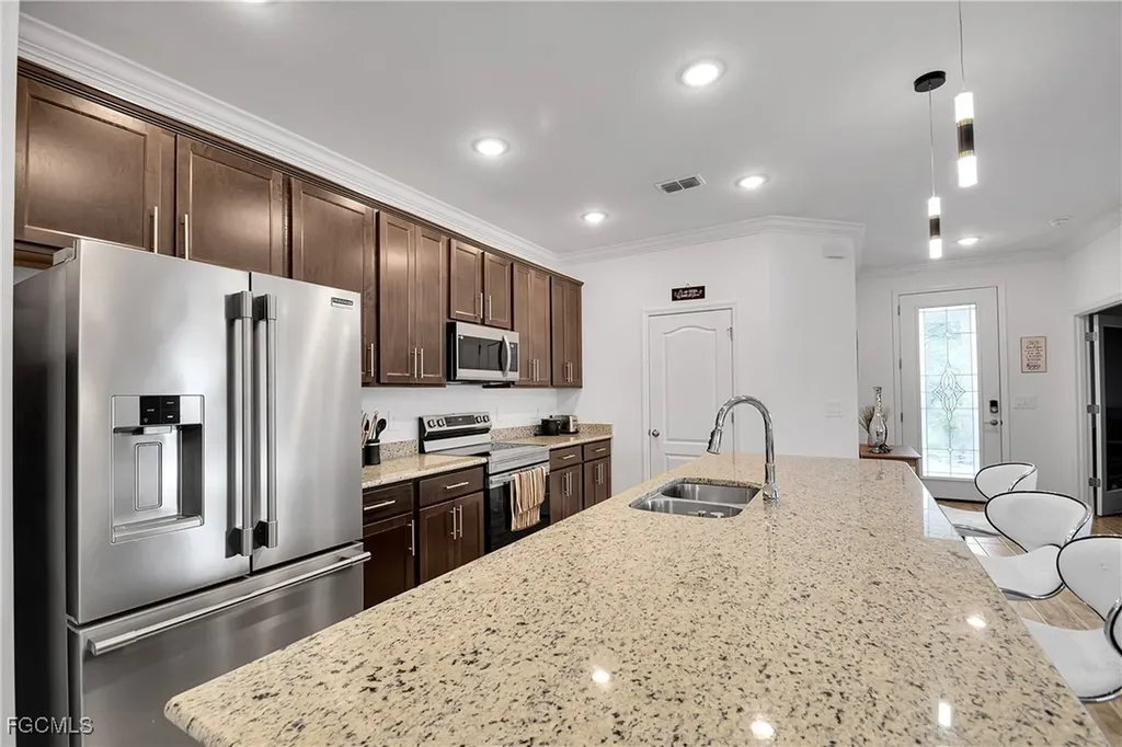 513 NW 3rd Lane Cape Coral FL 33993