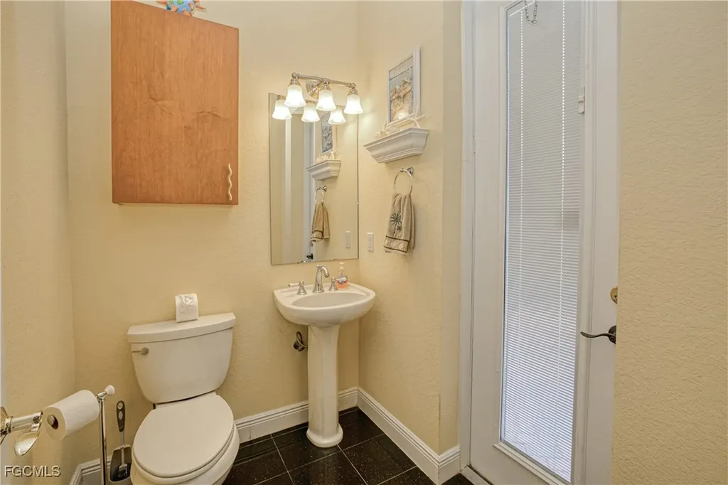 4313 NW 21st Street Cape Coral FL 33993