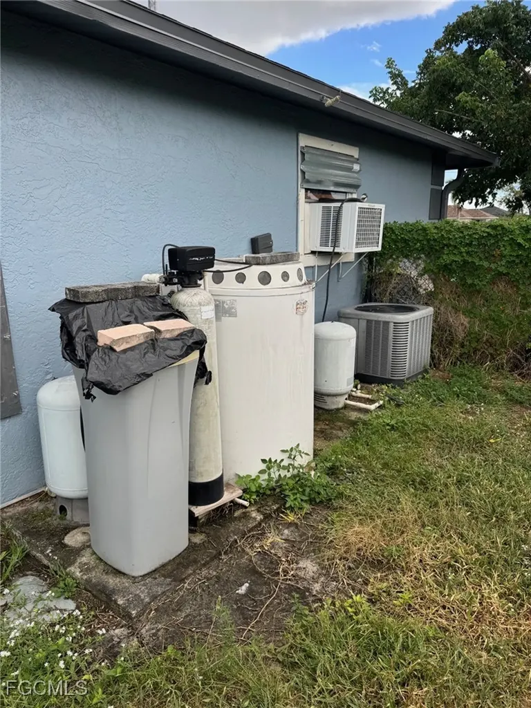 1941 NE 14th Street Cape Coral FL 33909