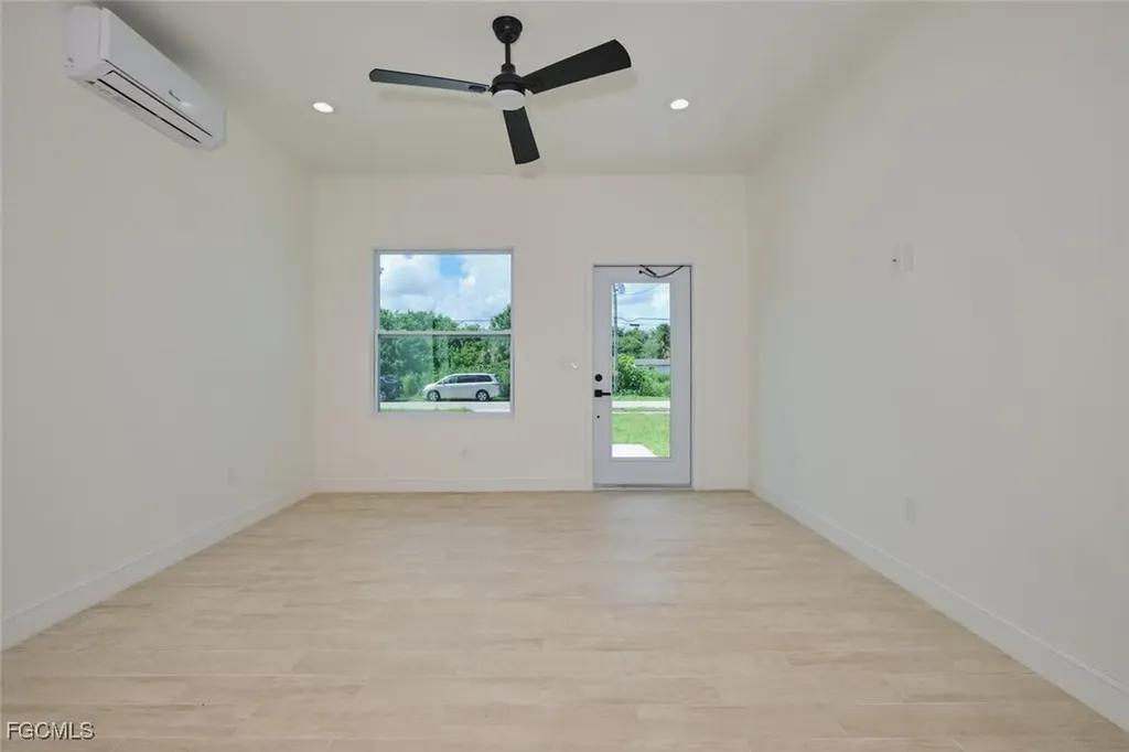 23031 Roundtree Avenue Alva FL 33920