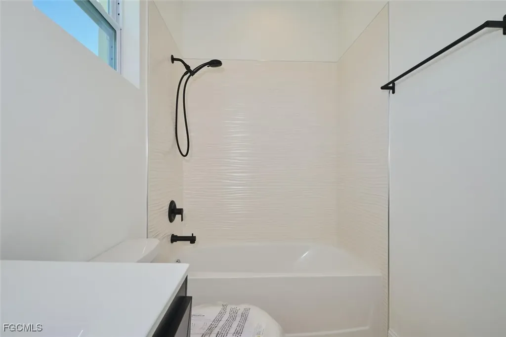 23031 Roundtree Avenue Alva FL 33920