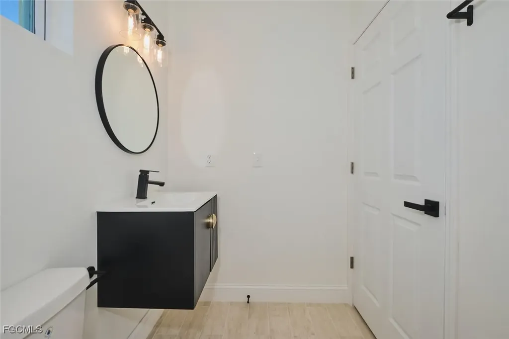 23031 Roundtree Avenue Alva FL 33920