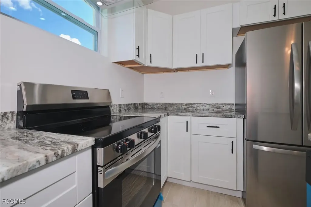 23031 Roundtree Avenue Alva FL 33920